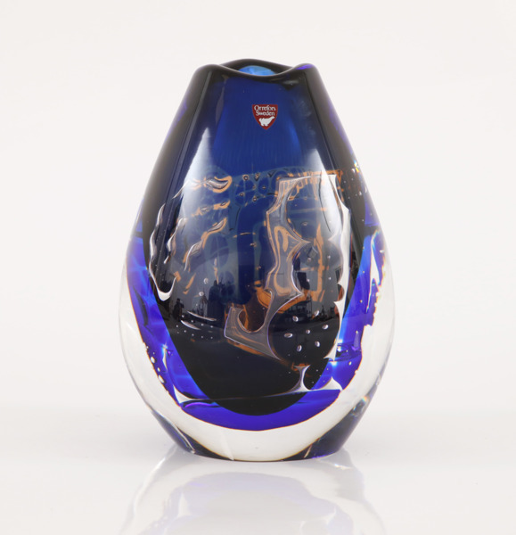 Vas, "Flickan och duvan", Edvin Öhrström för Orrefors