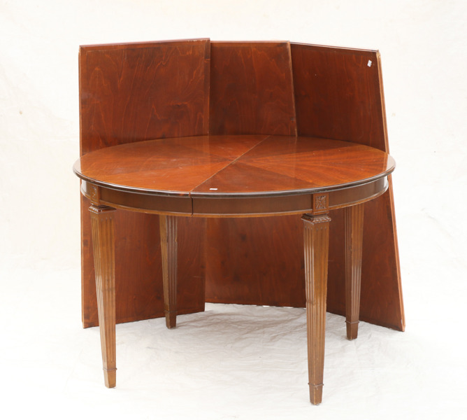 Matbord, gustaviansk stil, 1900-tal