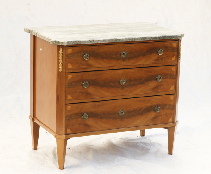 Byrå, sengustaviansk stil, 1900-tal