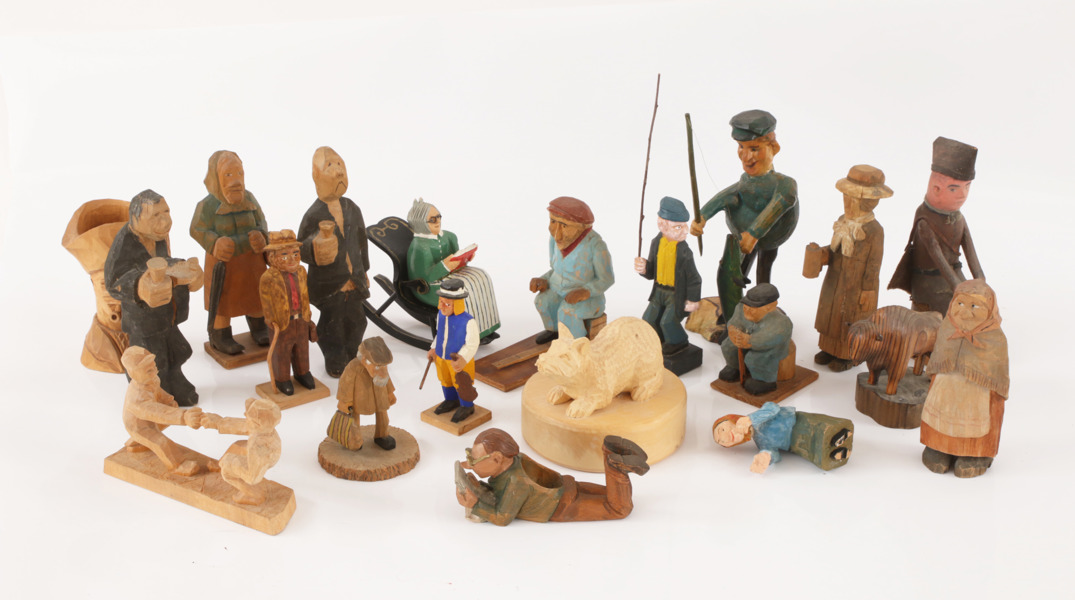 Parti träskurna figurer 