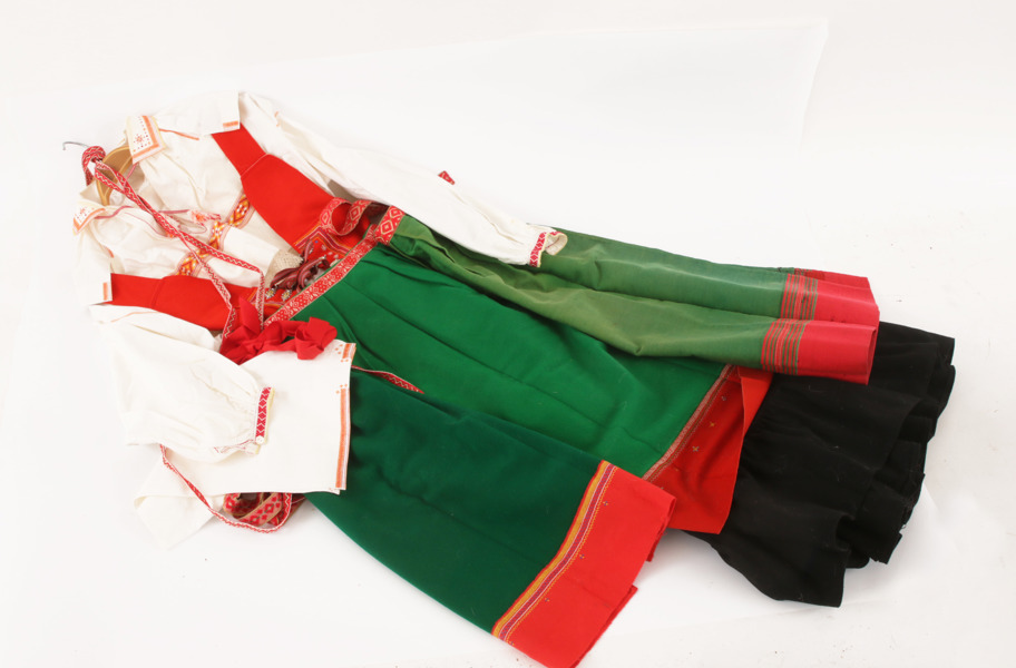 Folkdräkt för kvinna, Orsa, daterad 1909