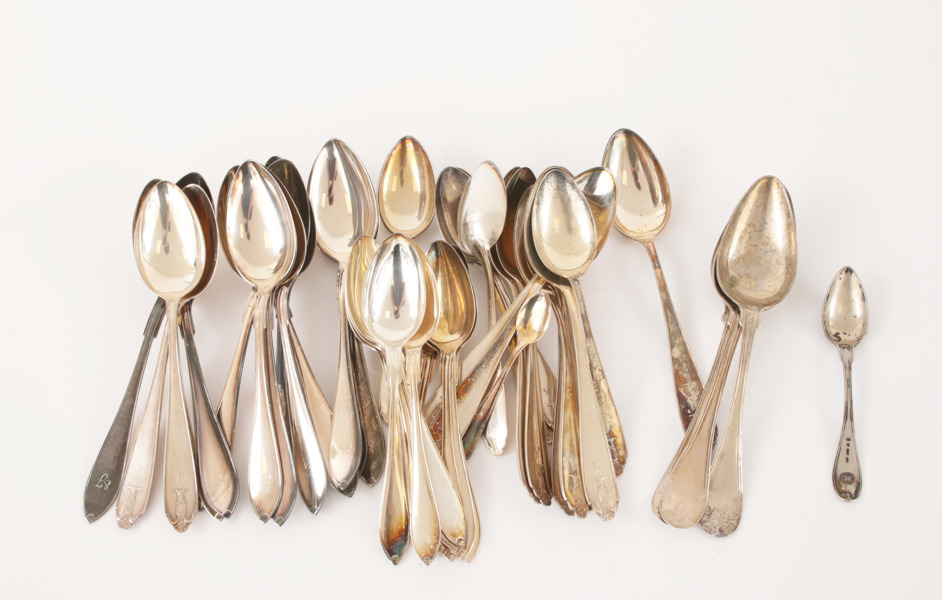 Matskedar i silver, bl.a. 1800-tal