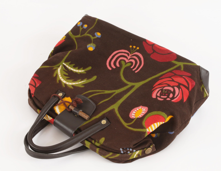 Handväska, "Folklore", Jobs