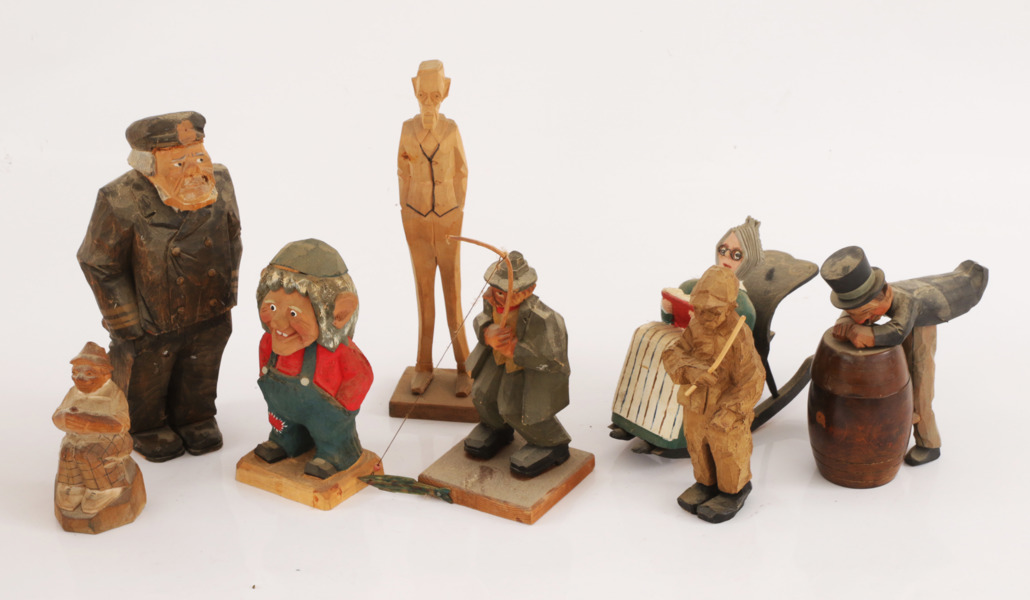 Träskurna figurer 8st