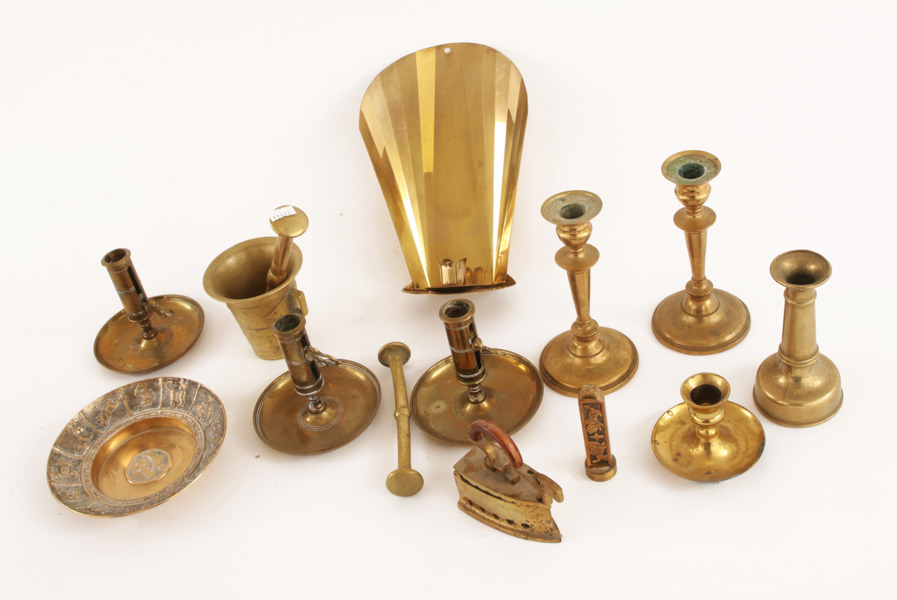 Parti mässingsföremål
