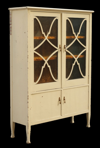 Vitrinskåp, 1900-talets första hälft