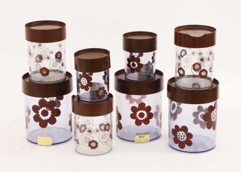 Burkar med lock 8st, mestadels "Sally", Nilsjohan