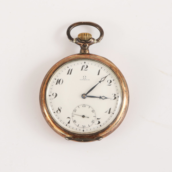 Fickur i silver, Omega