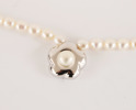 Pärlhalsband med lås i sterlingsilver