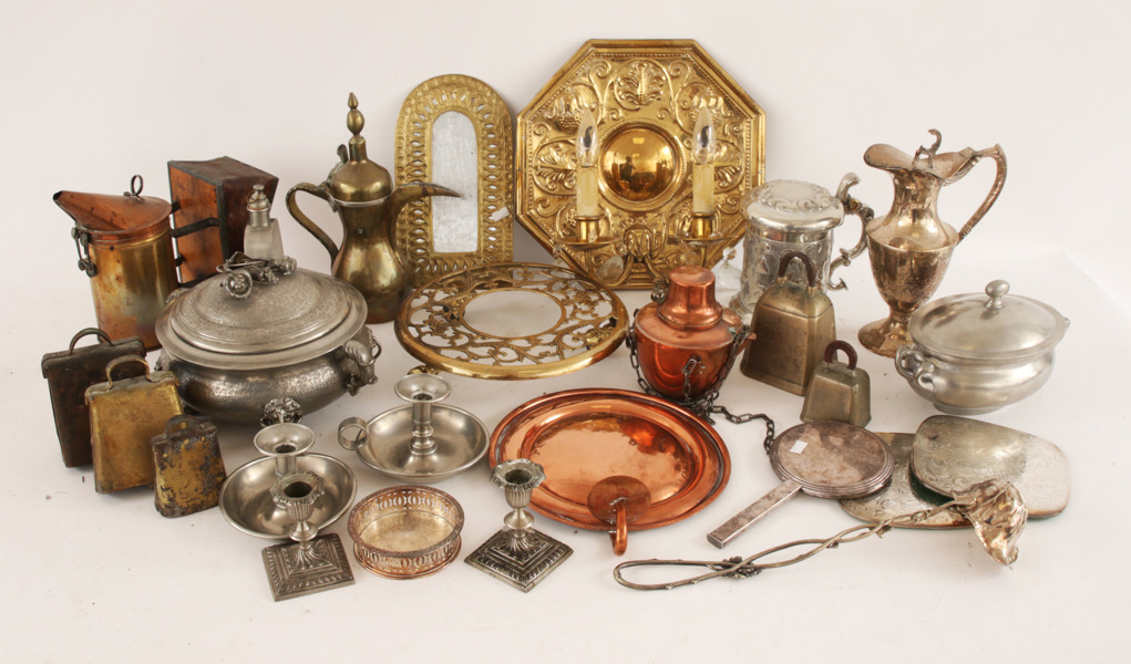 Parti metallföremål