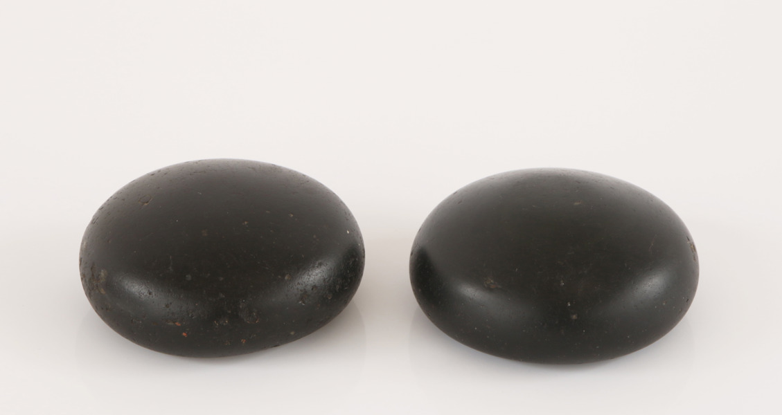 Glättestenar 2st, 1700-tal