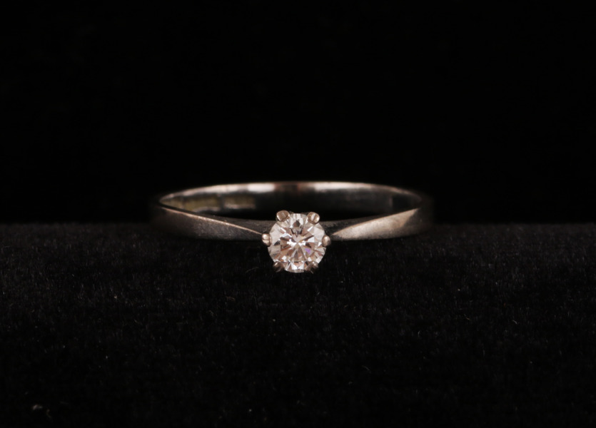 Enstensring i 18k vitguld