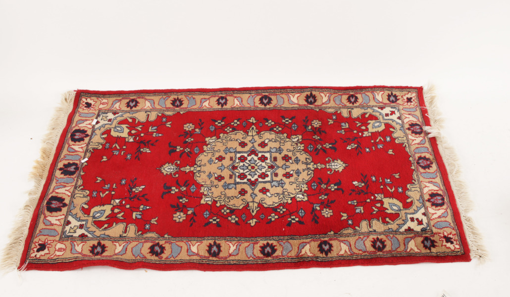 Handknuten matta, orientalisk