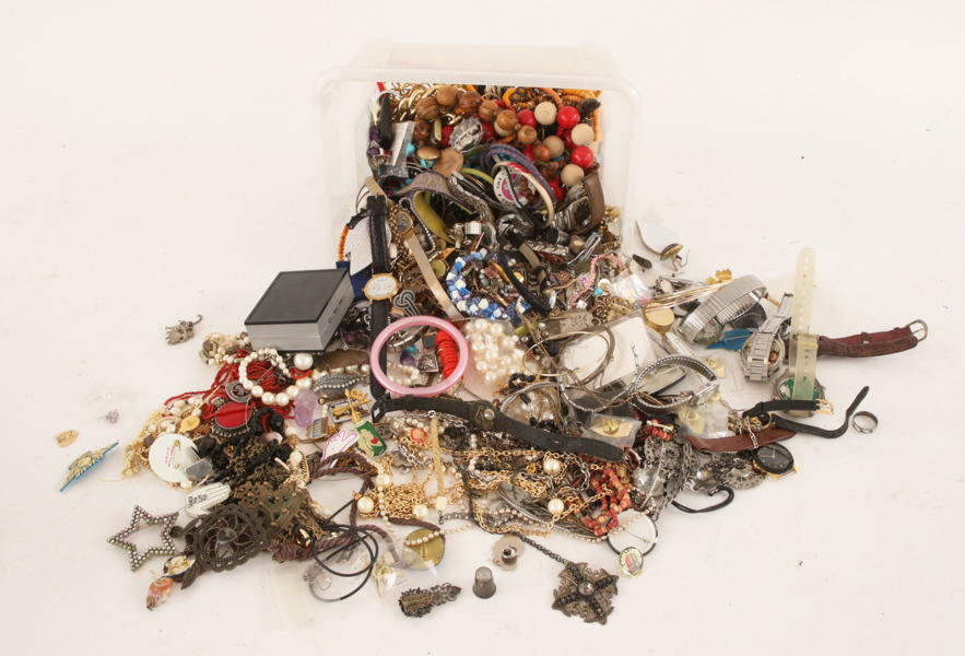 Stort parti smycken, bl.a. silver