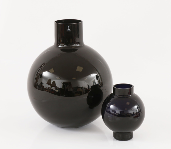 Vaser 2st, "Tokyo" samt "Pallo", C.Seth Andersson för Skruf