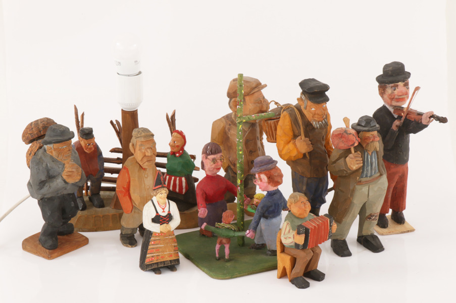 Parti träskurna figurer