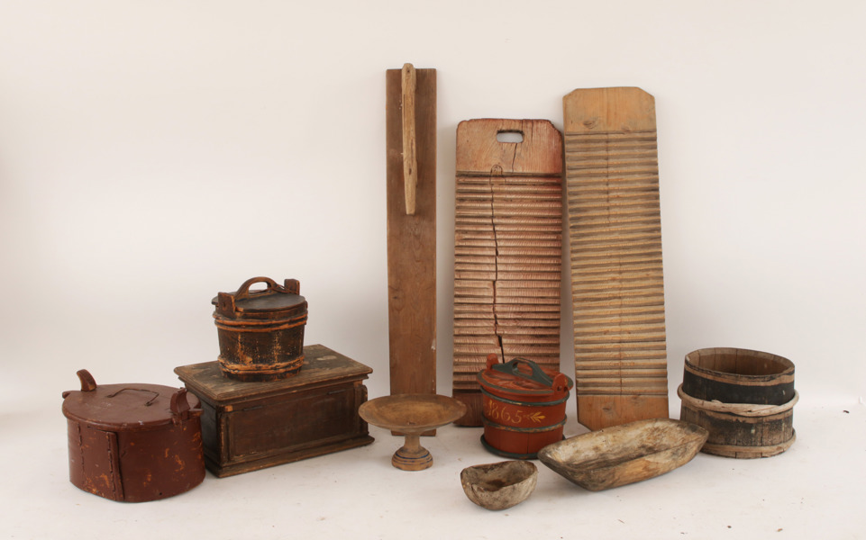 Parti allmogeföremål