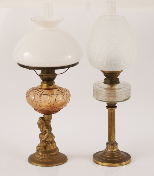 Bordsfotogenlampor 2st, omkring år 1900