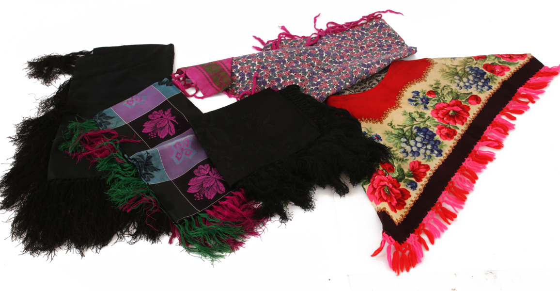Halskläden och sjalar, 5 delar