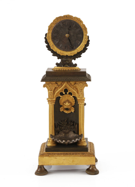 Bordsur, nygotik, omkring 1800-talets mitt