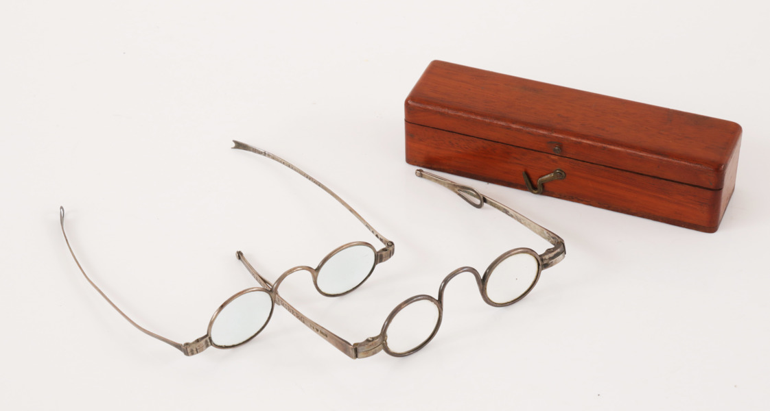 Glasögon 2st, silver, 1837 respektive 1844