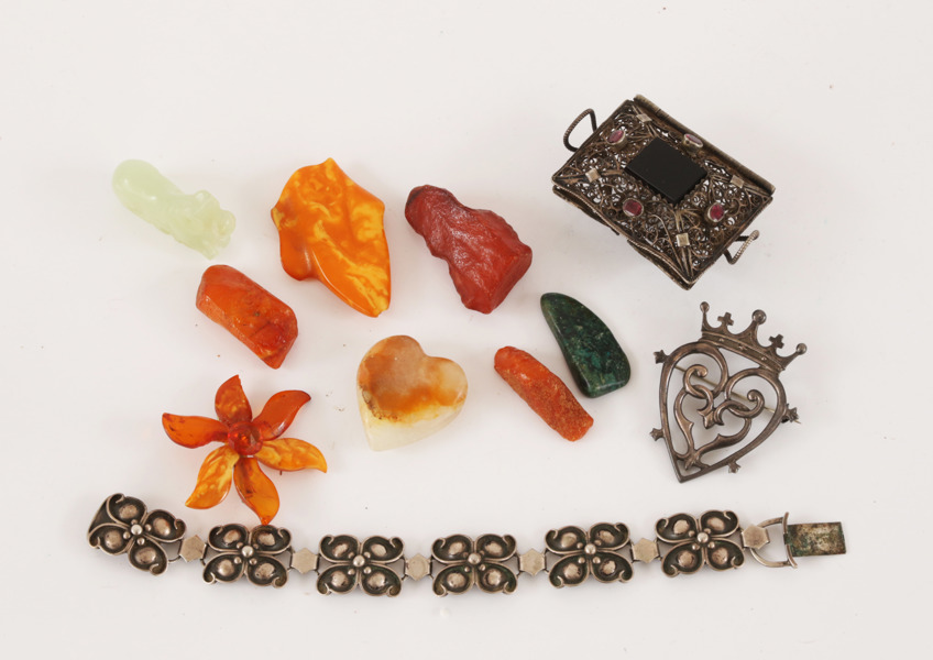 Parti smycken och stenar