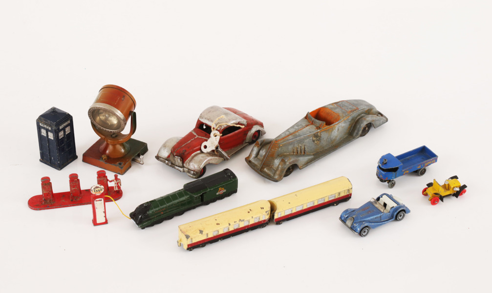 Parti äldre leksaker