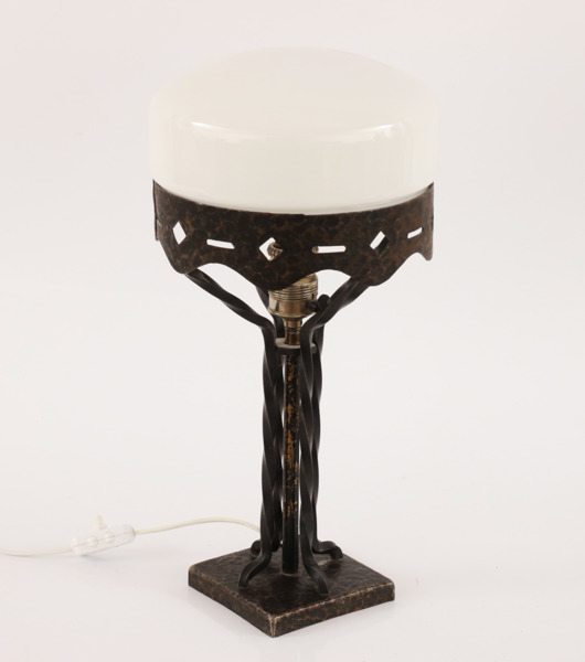 Bordslampa, 1900-talets första hälft