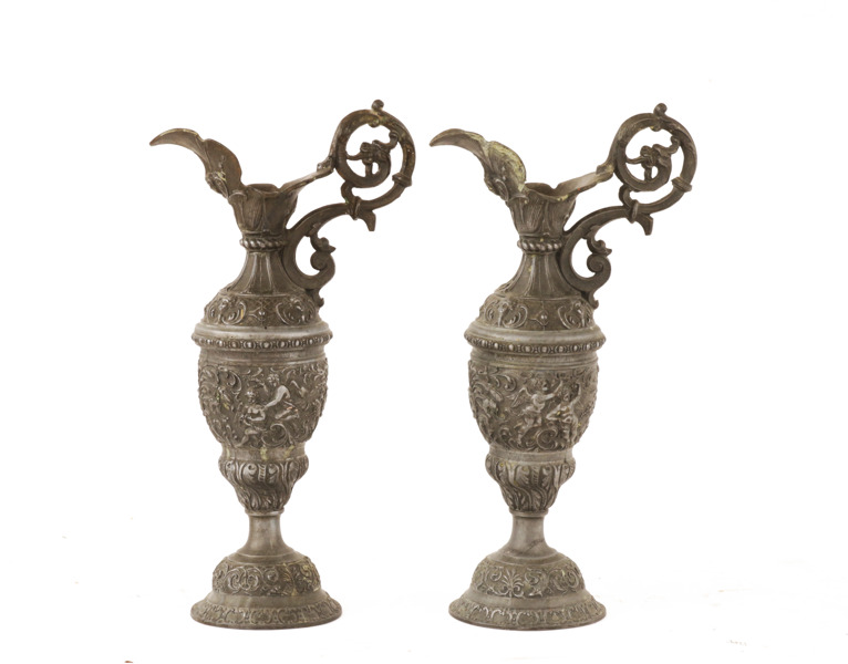 Dekorationskannor ett par, 1800-talets slut