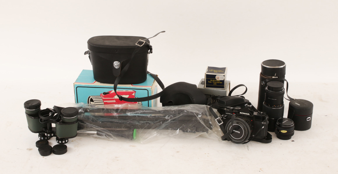 Parti kameratillbehör och kikare