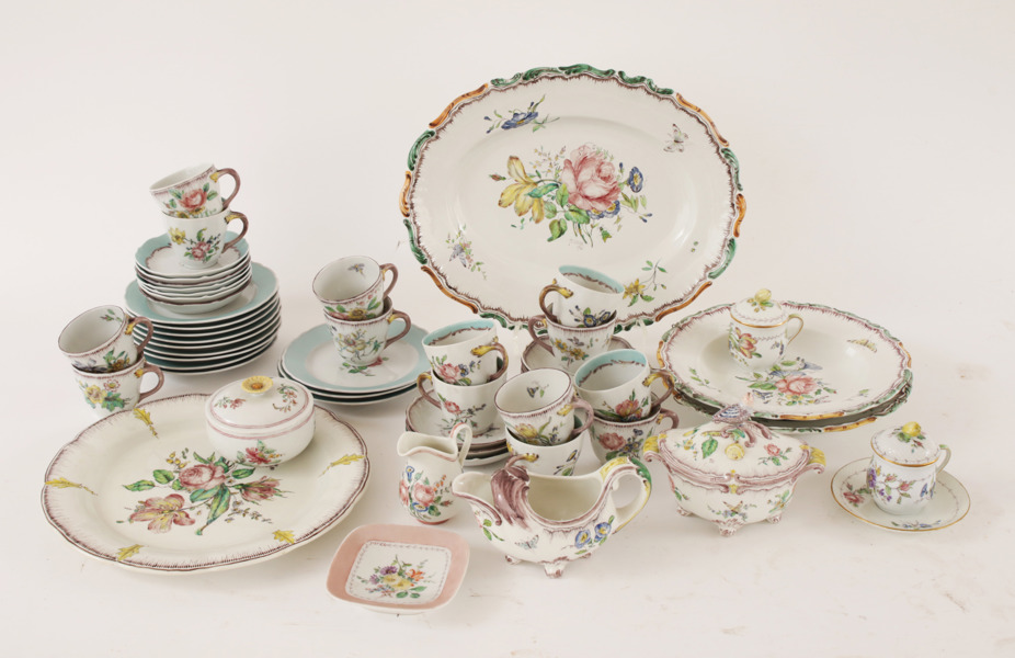 Mat- och kaffeservisdelar, bl.a. Rörstrand