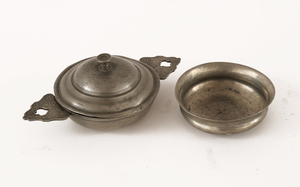 Tenn 2 delar, 1800-tal