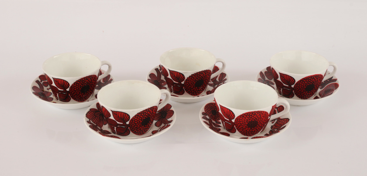 Tekoppar med fat 5st, "Röd Aster", Stig Lindberg för Gustavsberg