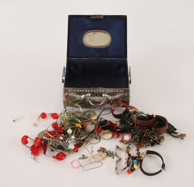 Parti smycken, bl.a. silver