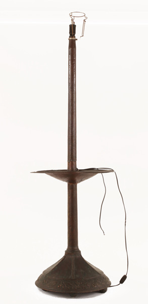 Golvlampa med bordsskiva, G.Hedberg, Näshult, daterad 1928