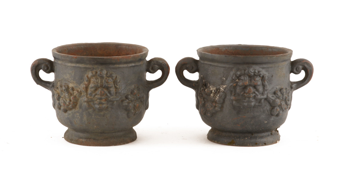 Trädgårdsurnor ett par, "Bacchus", Näfveqvarns Bruk, 1900-talets första hälft