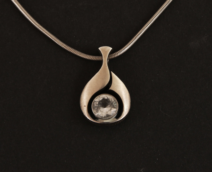 Halsband med hänge, sterlingsilver, Karl Laine, Finland