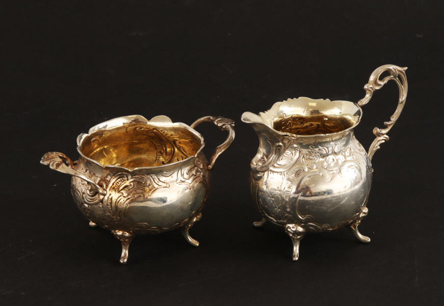 Sockerskål och gräddkanna, silver, GEWE, rokokostil, 1900-tal