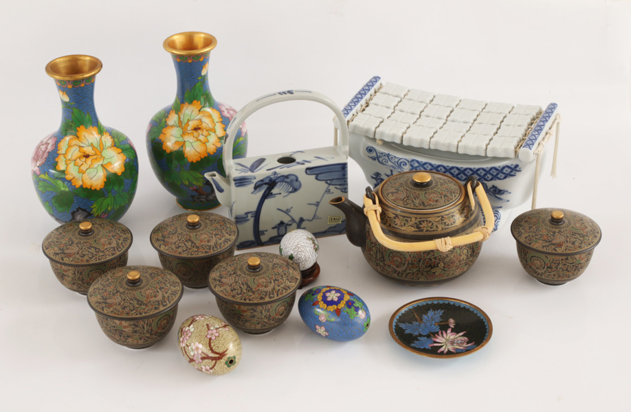 Parti orientaliska föremål