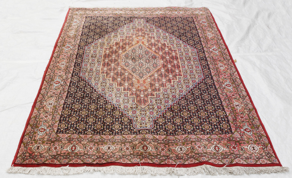 Handknuten matta, orientalisk