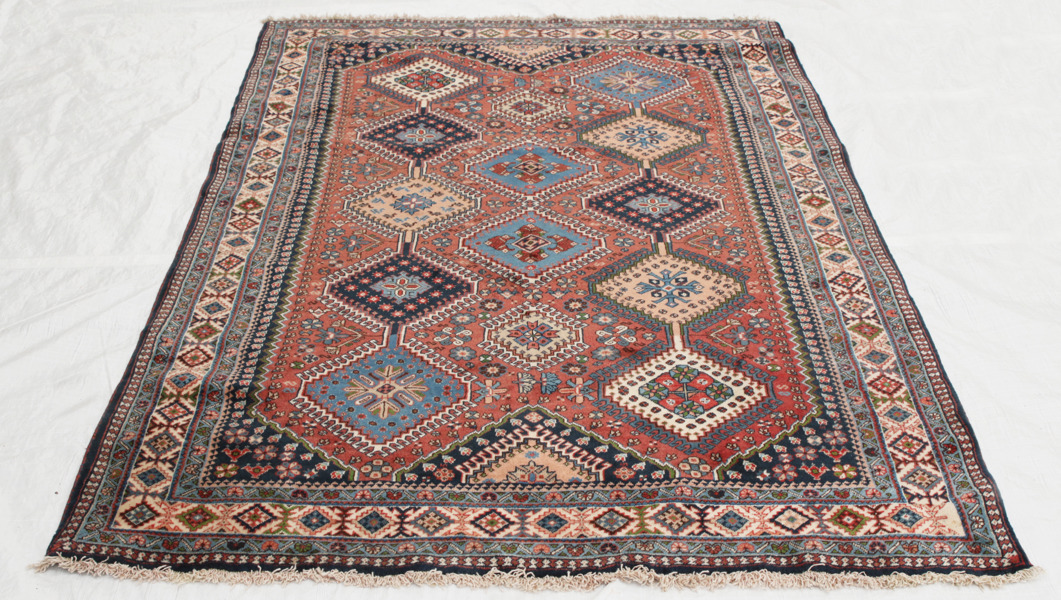 Handknuten matta, orientalisk