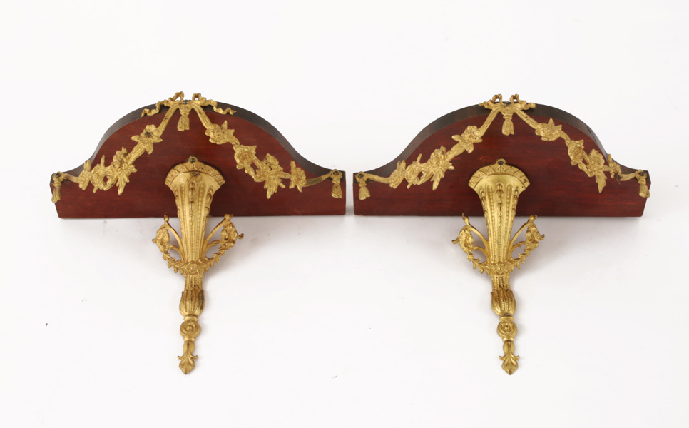 Vägghyllor ett par, omkring år 1900