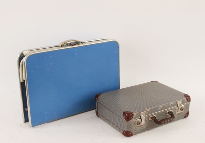 Picknickväska med innehåll samt campingmöbel, 1950/60-tal