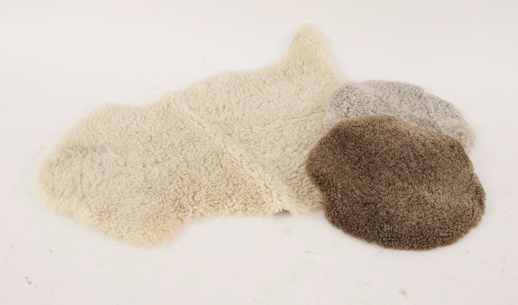 Fäll samt stolsdynor 2st, fårull