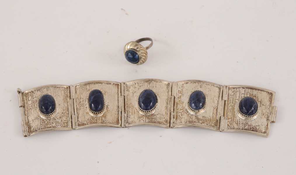 Armband och ring, troligen silver, Asien