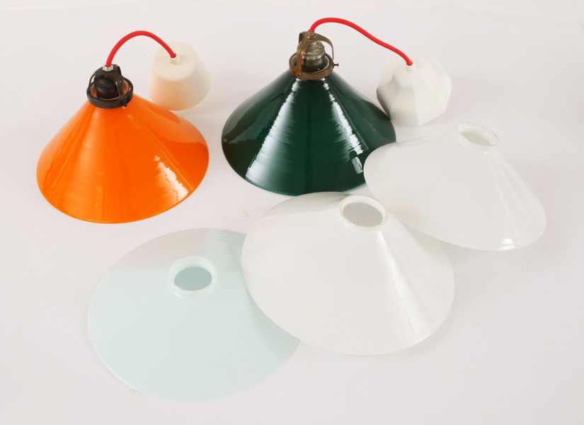 Taklampor 2st samt skärmar 3st, 1900-talets första hälft