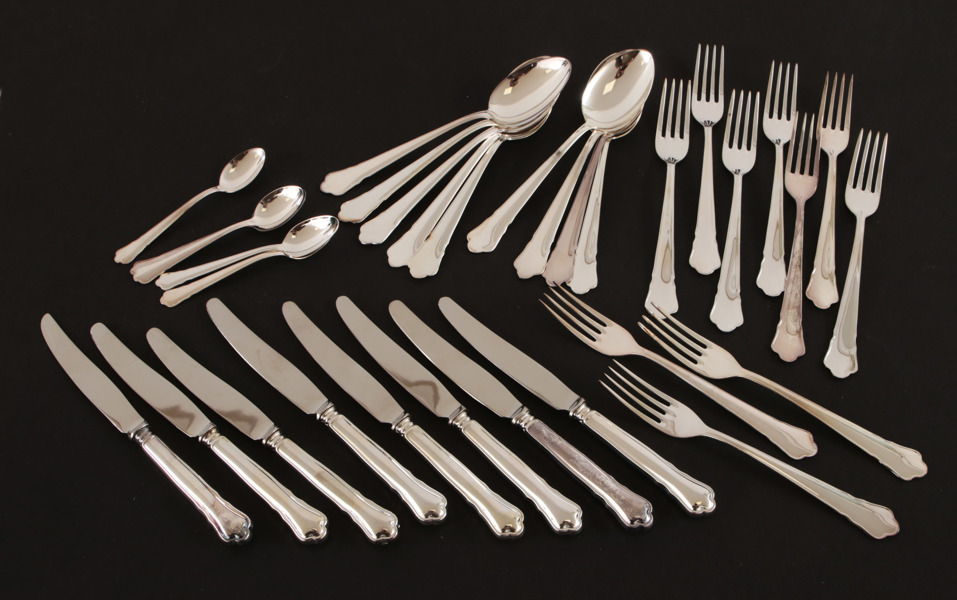 Bestickservisdelar 32st, silver, "Chippendale", mestadels Gewe 