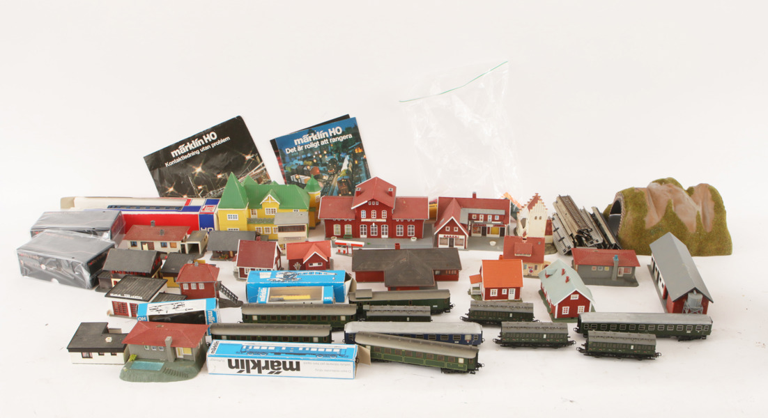 Parti tågdetaljer, bl.a. Märklin