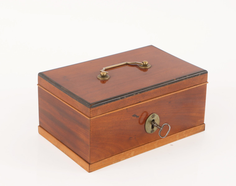 Skrin, gustavianskt, 1700-talets slut