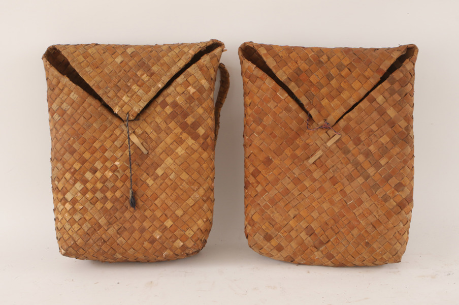 Väskor 2st, 1900-talets början